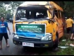 Bus Rombongan MTs As’adiyah Sengkang Terbalik di Tikungan Batuboddong Sinjai, Satu Guru Meninggal