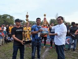 Wabup Tutup Turnamen Sepakbola Kambisa III Cup