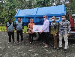 Pemkab Lutra Terima Bantuan Bak Sampah dari BNI