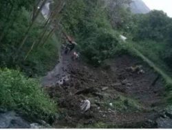 Breaking News, Ruas Pammusureng Bontocani Longsor, 11 Desa Terisolir