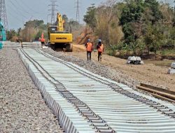 Penlok Rel KA Diserahkan, Tanggung Jawab Pemprov Rampung