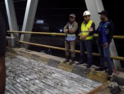 Tinjau Perbaikan Jembatan Masamba, Wabup Lutra Tekankan Ini