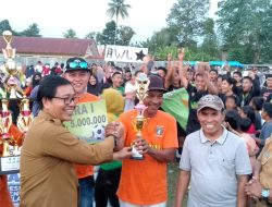 Wabup Lutra Tutup Turnamen Sepakbola Sabbang Selatan Cup 1