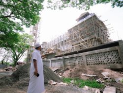 Gubernur Sulsel Tinjau Pembangunan Masjid Nurul Amir