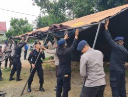 2 Unit Rumah Di Watang Palakka Terbakar, Brimob Bone Bantu Tenda Darurat Bagi Korban