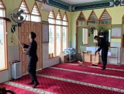 Bikin Nyaman Masyarakat Beribadah, Personel Yon C Jumpa Berlian di Masjid-masjid
