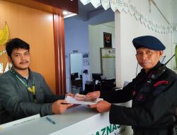 Danyon Ichsan Percayakan Zakat Profesi Personel Brimob Bone Kepada Baznas Bone