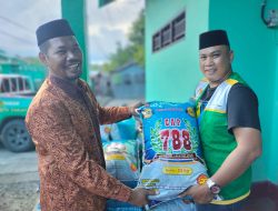 Baznas Salurkan Bantuan 1.875 Kg Beras untuk Enam Ponpes di Bone