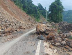 Sempat Longsor, Poros Jalan Batusitanduk – Rantepao di Luwu Sudah Dapat Dilalui Kendaraan