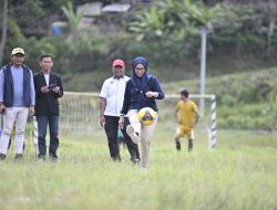 Bupati IDP Buka Turnamen Sepakbola Rongkong Cup I