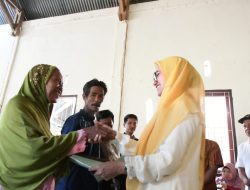 Program Redistribusi Tanah, Bupati Indah Serahkan 427 Sertifikat Tanah