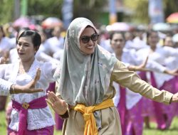 Parade Baleganjur di Sukamaju, Bupati Indah Ikut Menari Bersama 500 Warga