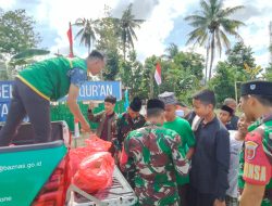 Jumat Berkah, Baznas Bone Bagi-bagi Nasi Kotak. Sasar Ponpes, Tukang Becak, Ojek dan Buruh Pelabuhan