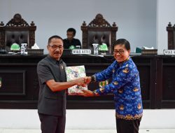 Wakil Bupati Luwu Utara Serahkan RAPBD Perubahan 2023