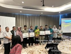 Program YESS, Dua Petani Milenial di Bone Dapat Bantuan Hibah Kompetitif Kluster Kakao