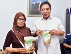Pj Gubernur Bahtiar Dukung Pelaku IKM Kacang Mete Tingkatkan Produksi
