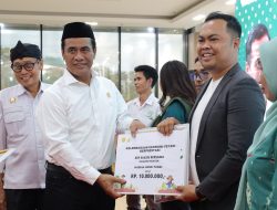 Mentan Amran Serahkan Penghargaan Insan Pendukung Pengembangan Pertanian 2023