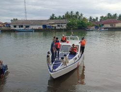 Tim SAR Brimob Bone Bantu Pencarian Nelayan Asal Sinjai Tenggelam