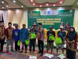 Baznas Bone Salurkan 1000 Paket Ramadhan Bahagia