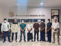 Tim Tabur Kejari Amankan Lima Orang DPO Tindak Pidana Perikanan di Bone