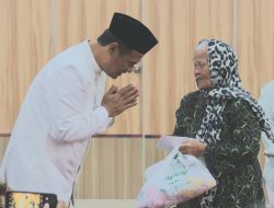 IKA Unhas Bareng AAS Foundation Tutup Ramadan 2024 dengan Buka Puasa Bersama 20 Ribu Fakir Miskin dan Yatim Piatu