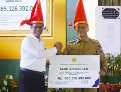 Mentan Amran Serahkan Bantuan Pertanian Senilai Rp 410 Miliar di Sulsel