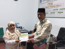 Baznas Bone Serahkan Bantuan Dana Bedah Rumah Untuk Tahap Penyelesaian di Maroanging