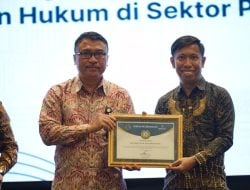 Kejari Bone Diganjar Penghargaan Dari Bank Sulselbar, Terbaik Kinerja Penyelesaian Hukum Sektor Perbankan