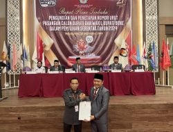Bawaslu Bone Full Tim Awasi Pleno Pengundian Nomor Urut Paslon Bupati
