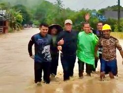 Cuaca Ekstrem, Mentan Terobos Banjir dan Longsor Setelah Pantau Langsung Kondisi Pertanian pada Musim Hujan di Bone