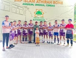 Tim Futsal SMP 2 Watampone Rebut Piala Sekolah Islam Athirah Bone