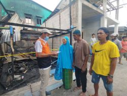 Baznas Serahkan Bantuan untuk Korban Kebakaran di Sinjai Utara