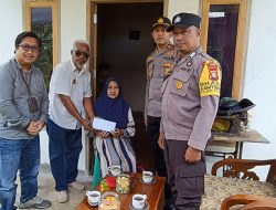 Baznas Bone Santuni Keluarga Korban Tersambar Petir di Desa Lemoape