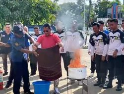 Damkar Sinjai Beri Simulasi Kesigapan Penanganan Kebakaran di Kantor BRI