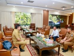 Plt Kepala BKPSDM Bone Dampingi Bupati Bone Temui Sekjen Kemendagri