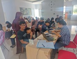 Wajib Pajak Wilayah Bone Selatan Penuhi Loket KPP Pratama di Kantor Camat Kahu