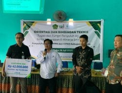 BAZNAS Bone dan BPJS Ketenagakerjaan Serahkan Santunan Duka kepada Ahli Waris Penyuluh KUA Tellu Siattinge Almarhum Usman
